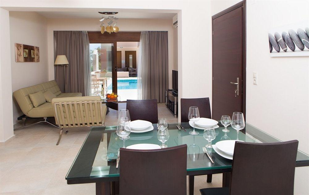 Pantheon Villas&Suites Vlikhádha Esterno foto