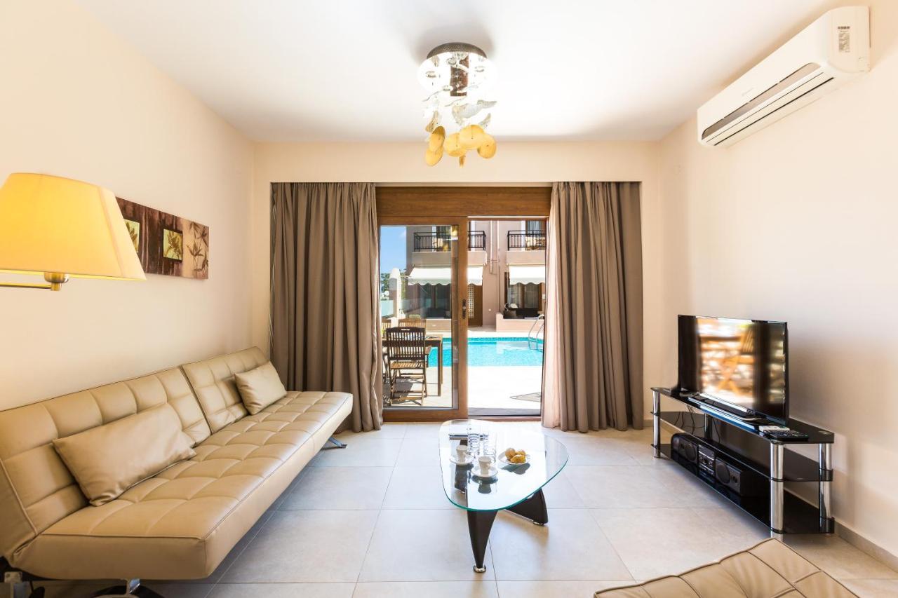 Pantheon Villas&Suites Vlikhádha Esterno foto